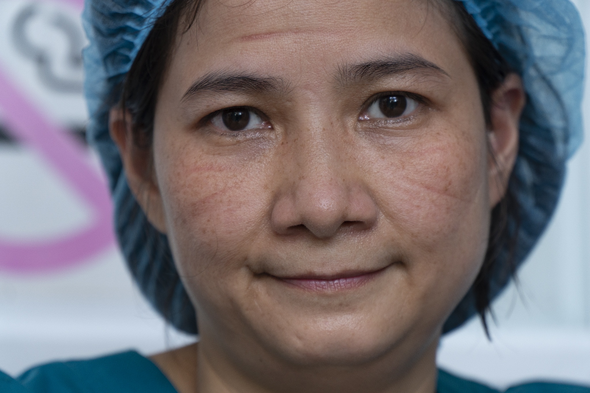 Khuon mat han vet khau trang cua dieu duong Da Nang hinh anh