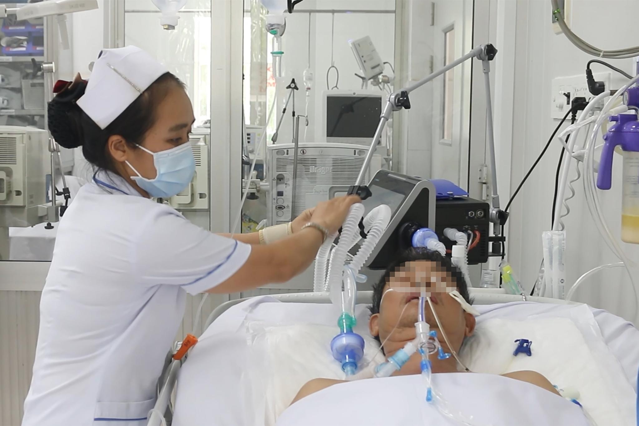 Benh nhan bi ngo doc pate Minh Chay van tho may hinh anh