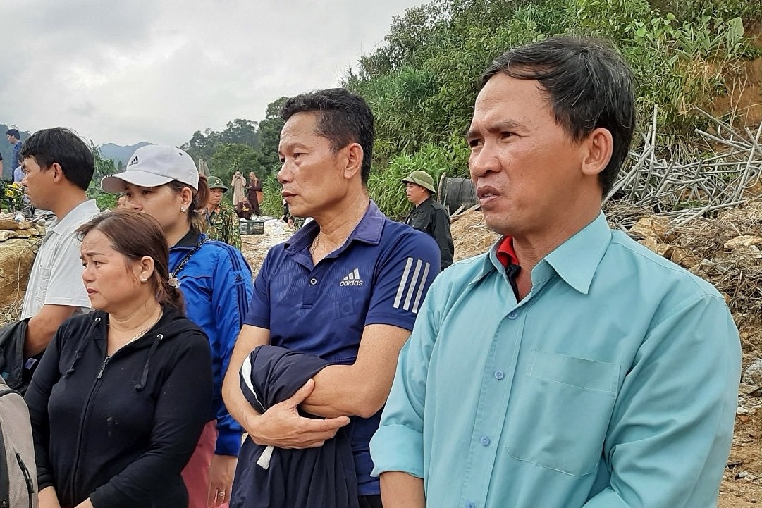 Nguoi nha nan nhan o Rao Trang 3 vao hien truong vu sat lo hinh anh