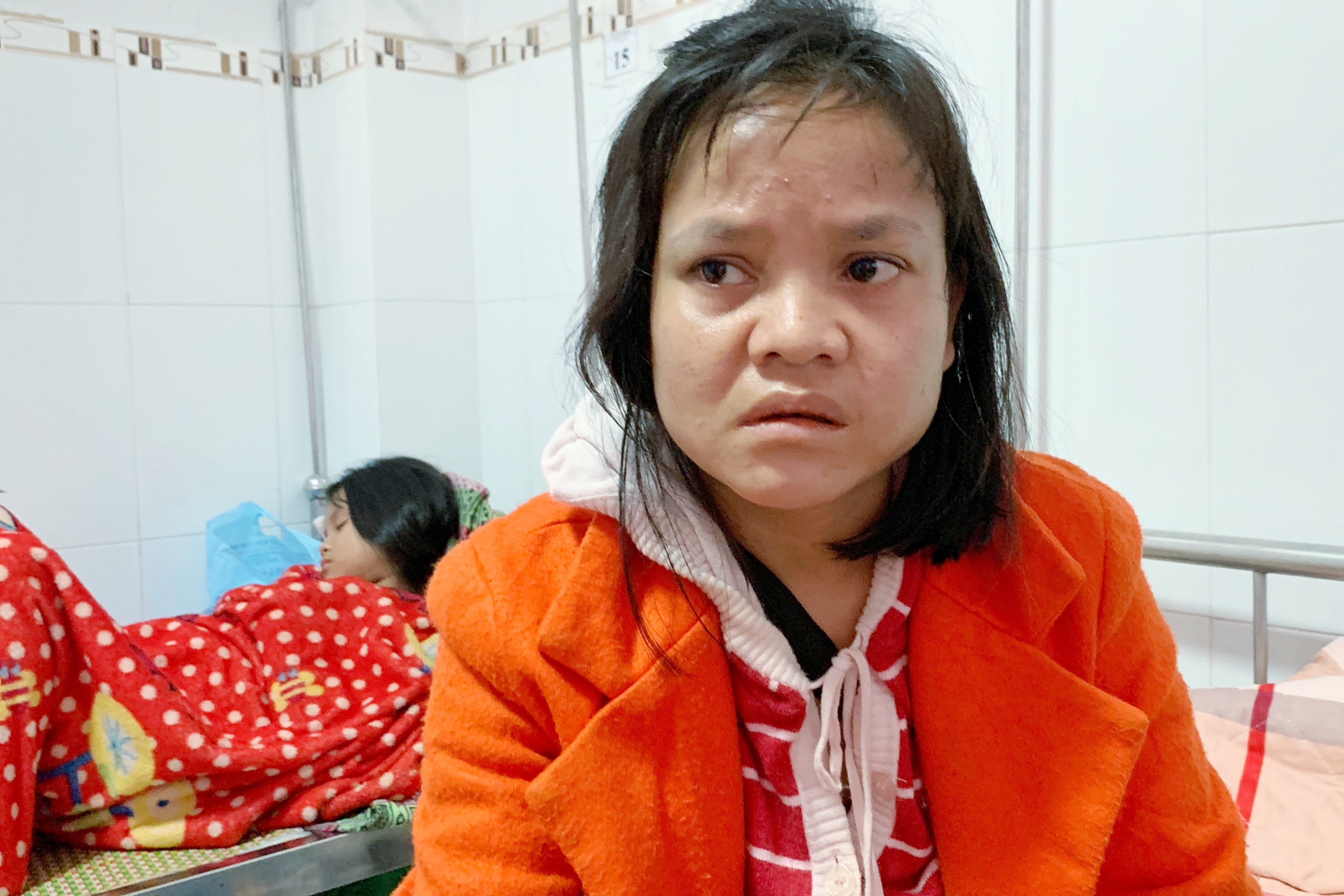 Nguoi thoat chet o Tra Leng ke luc nui lo, vui lap dan lang hinh anh