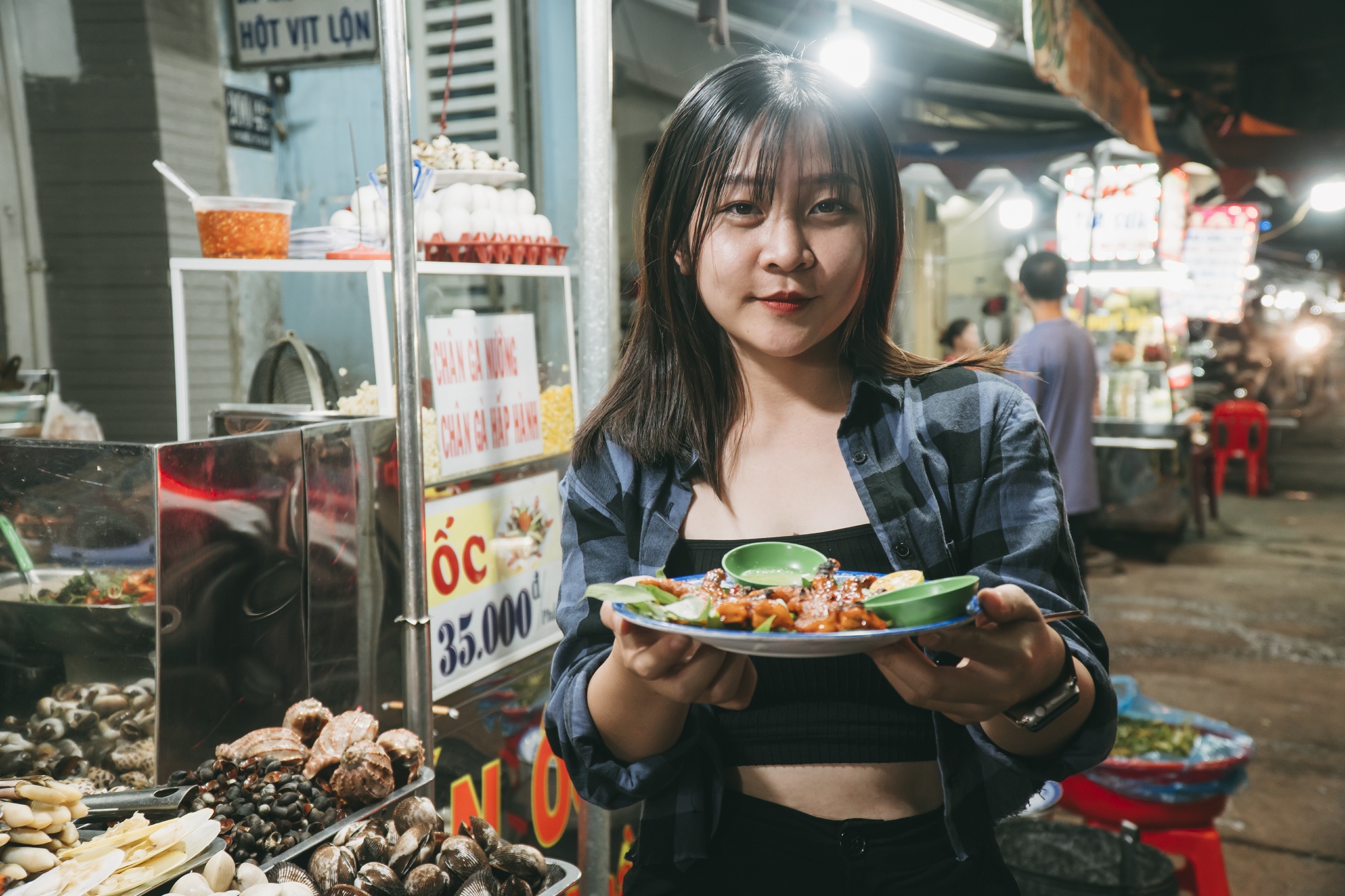 Kham pha cho am thuc quan 4 voi 100.000 dong hinh anh