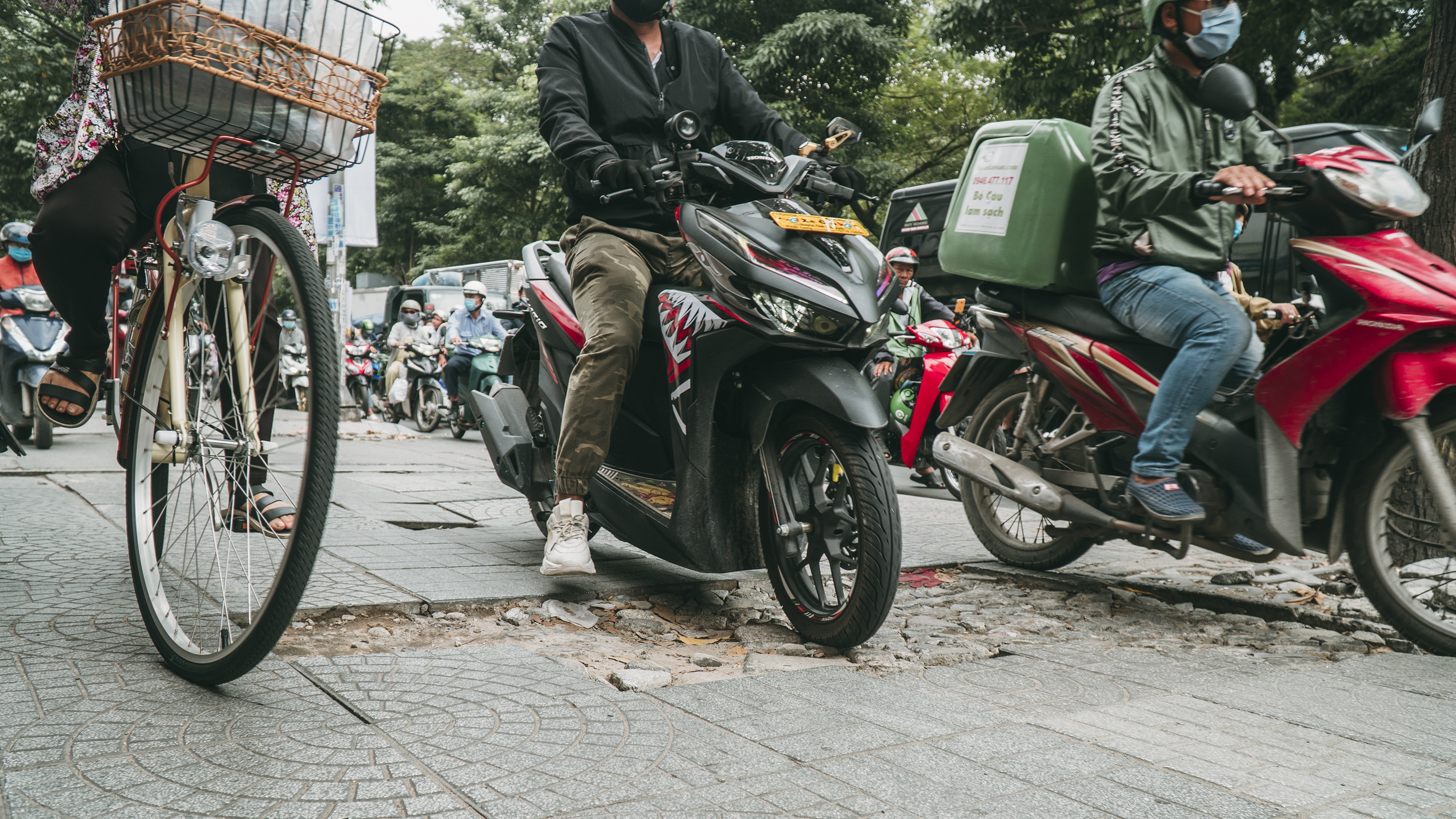 Via he TP.HCM bi xe may cay nat hinh anh