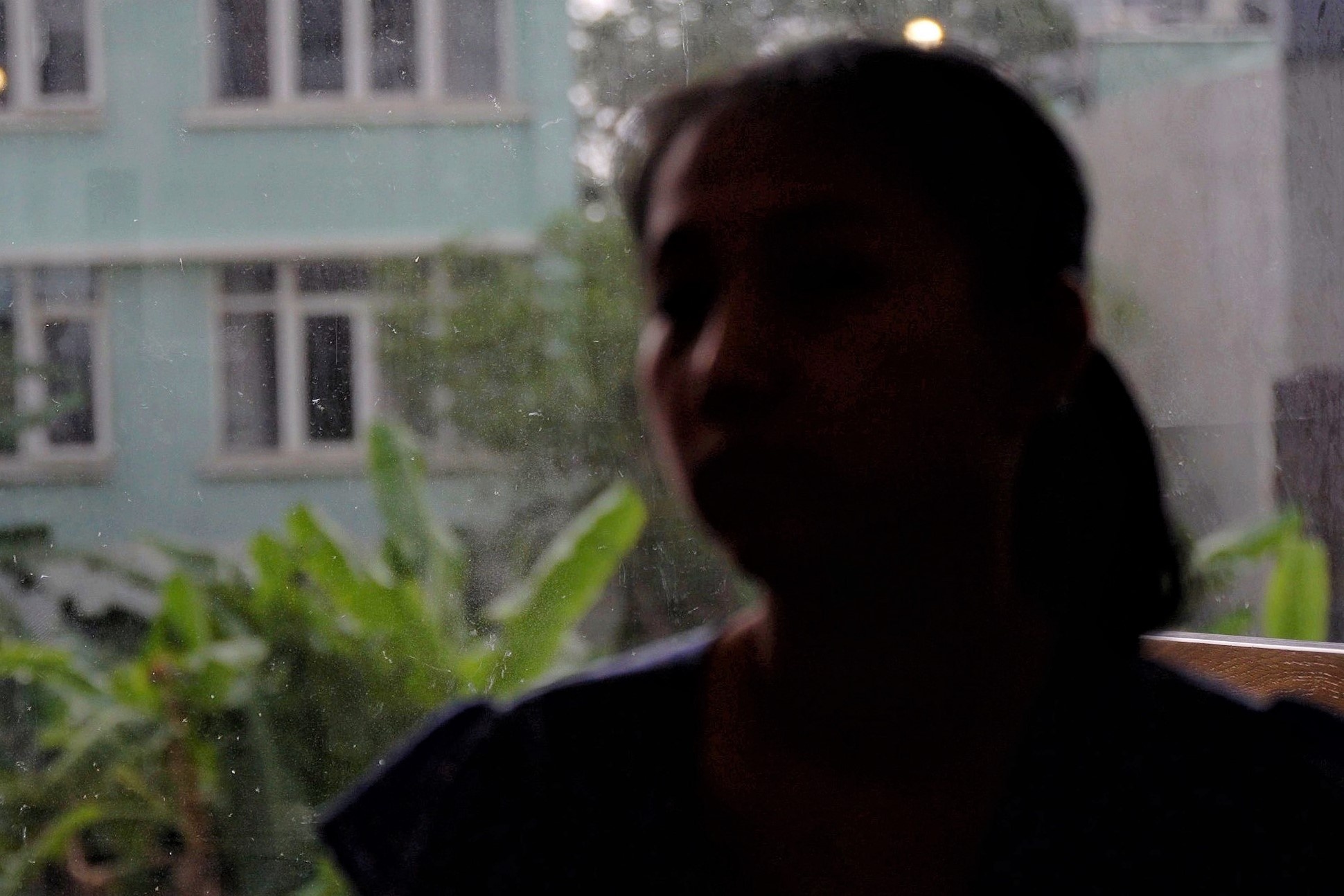 Loi ke cua nguoi phu nu bi vo mong trong thang may o TP.HCM hinh anh