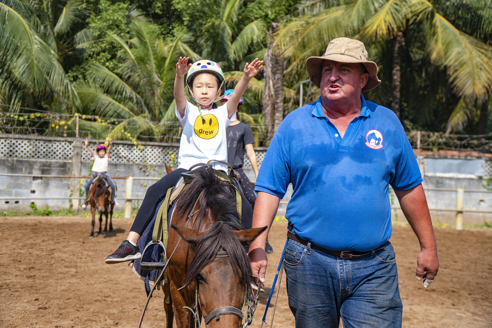 Nguoi thay Phap day cuoi ngua suot 18 nam o TP.HCM hinh anh