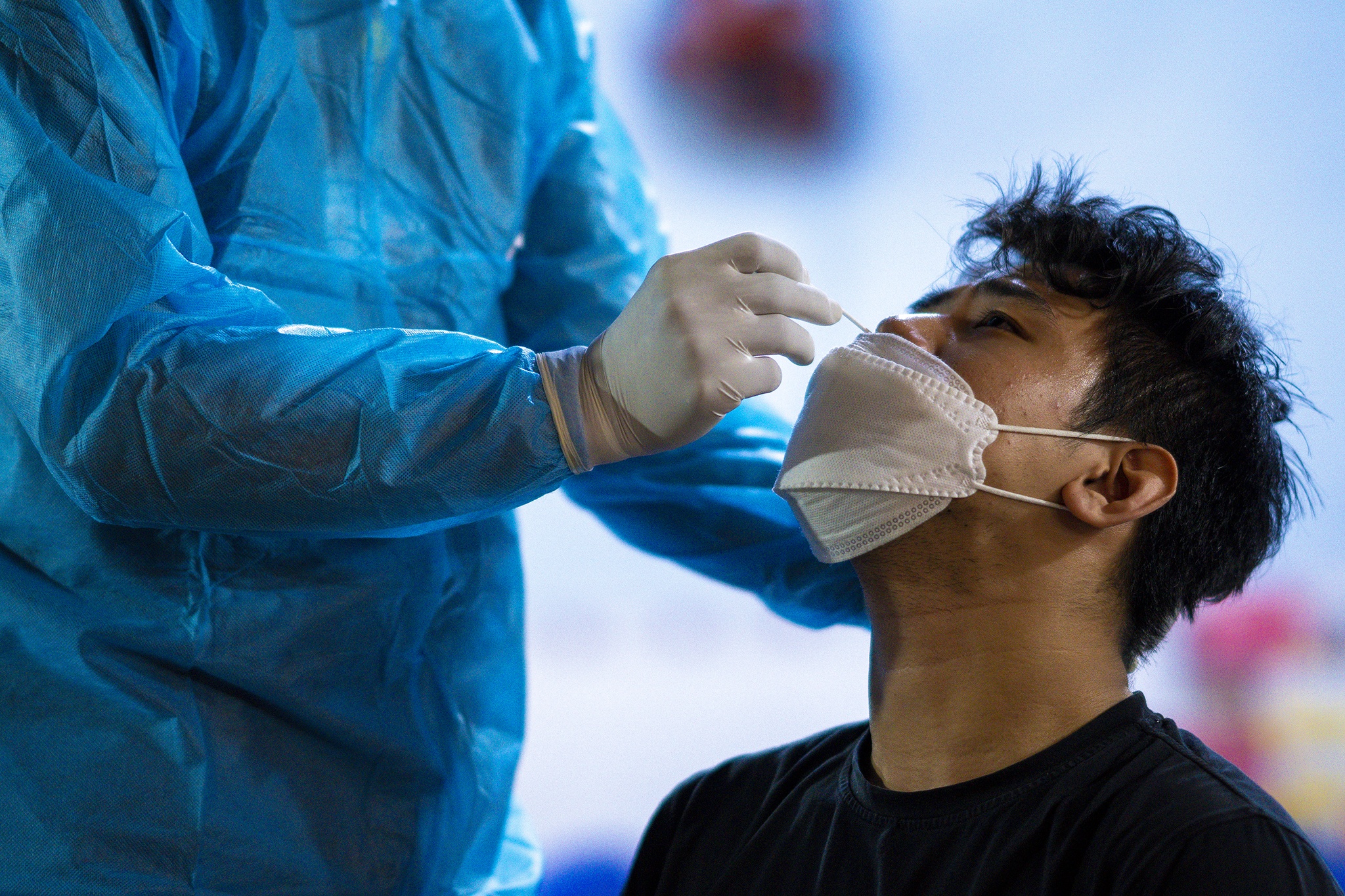 Xet nghiem ngau nhien nguoi den quan nhau o TP.HCM hinh anh