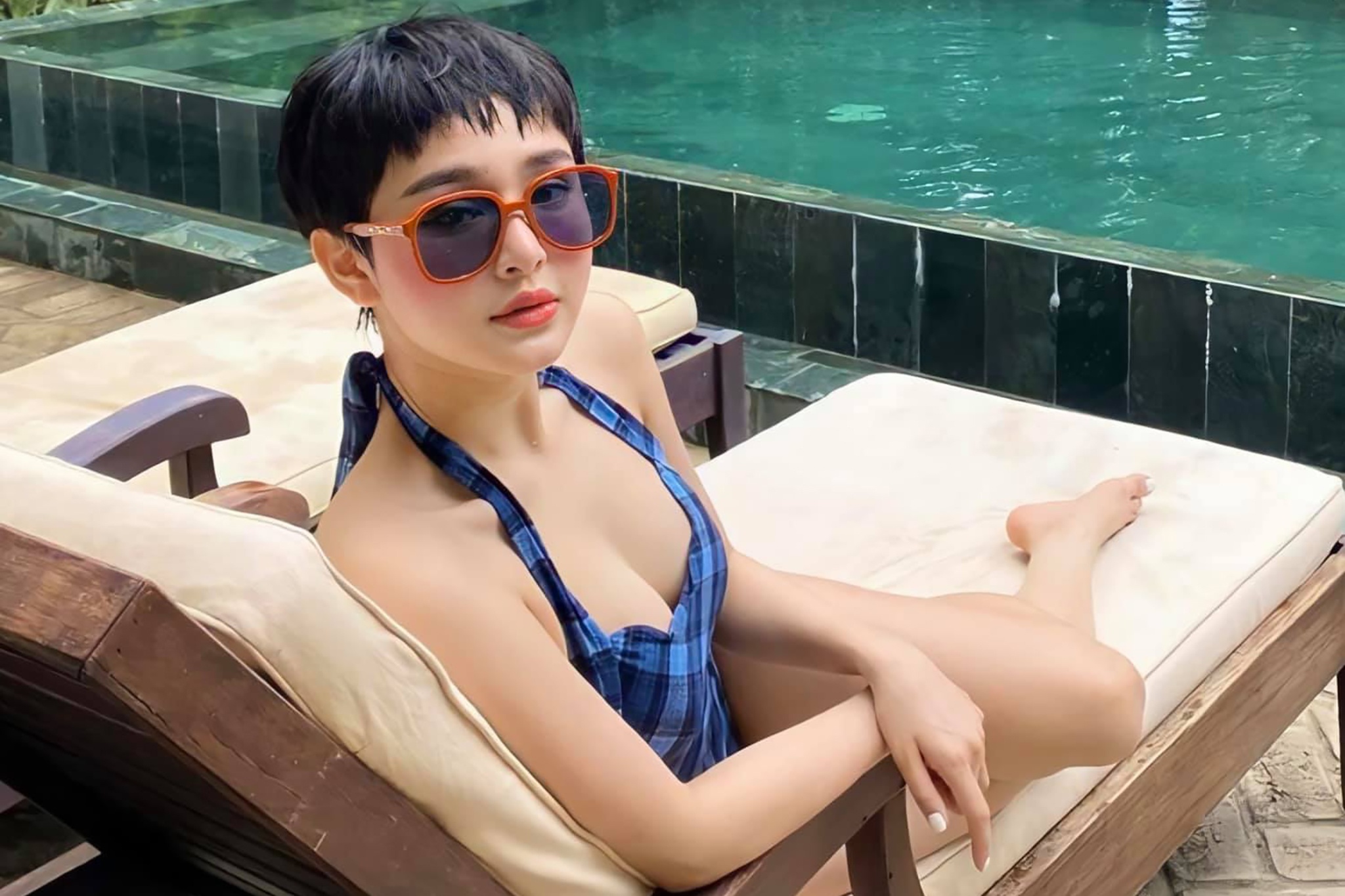 Hien Ho: 'Mat hai tuan de thoat khoi nhan vat trong MV' hinh anh