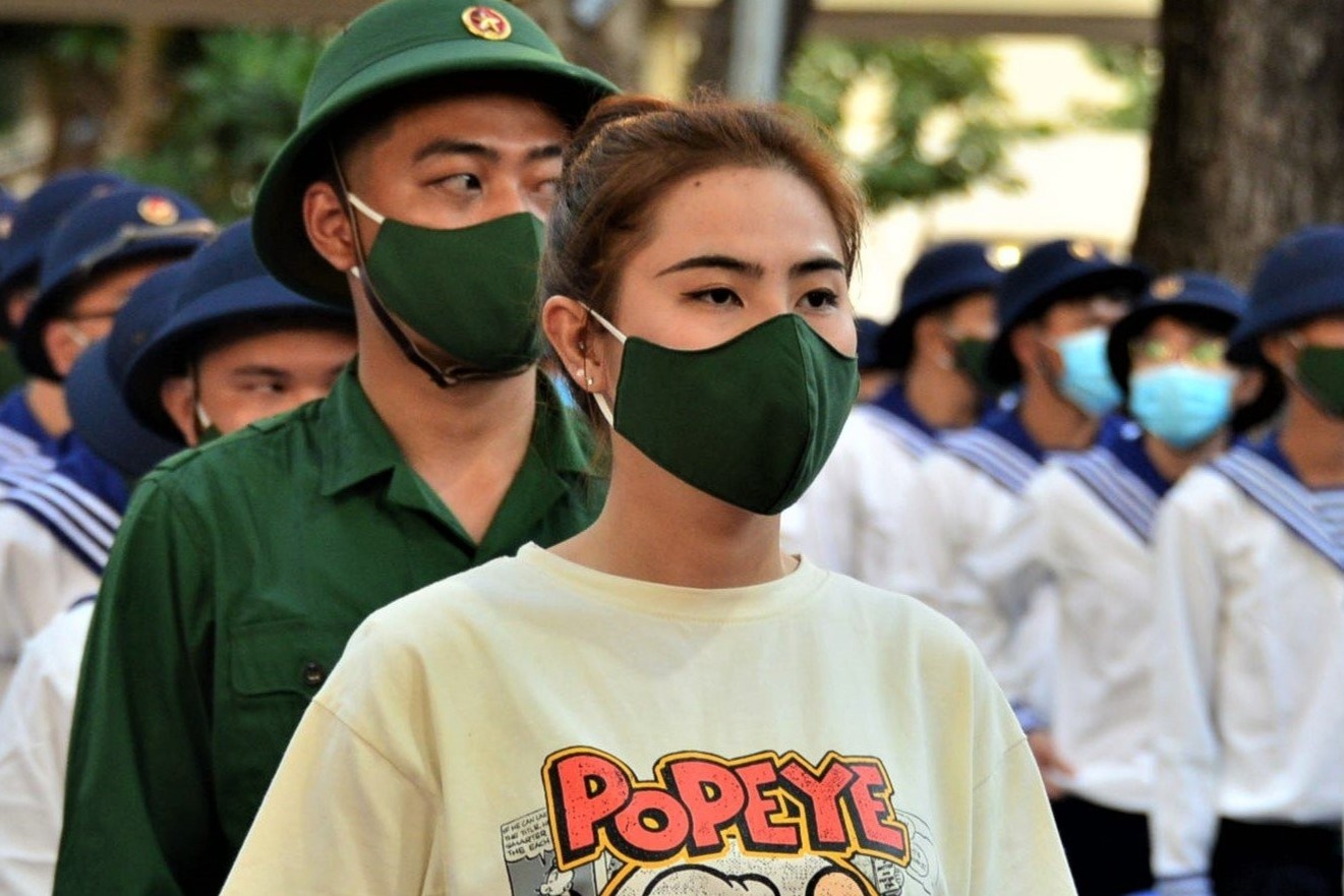 Hai nu tan binh o TP.HCM len duong nhap ngu hinh anh