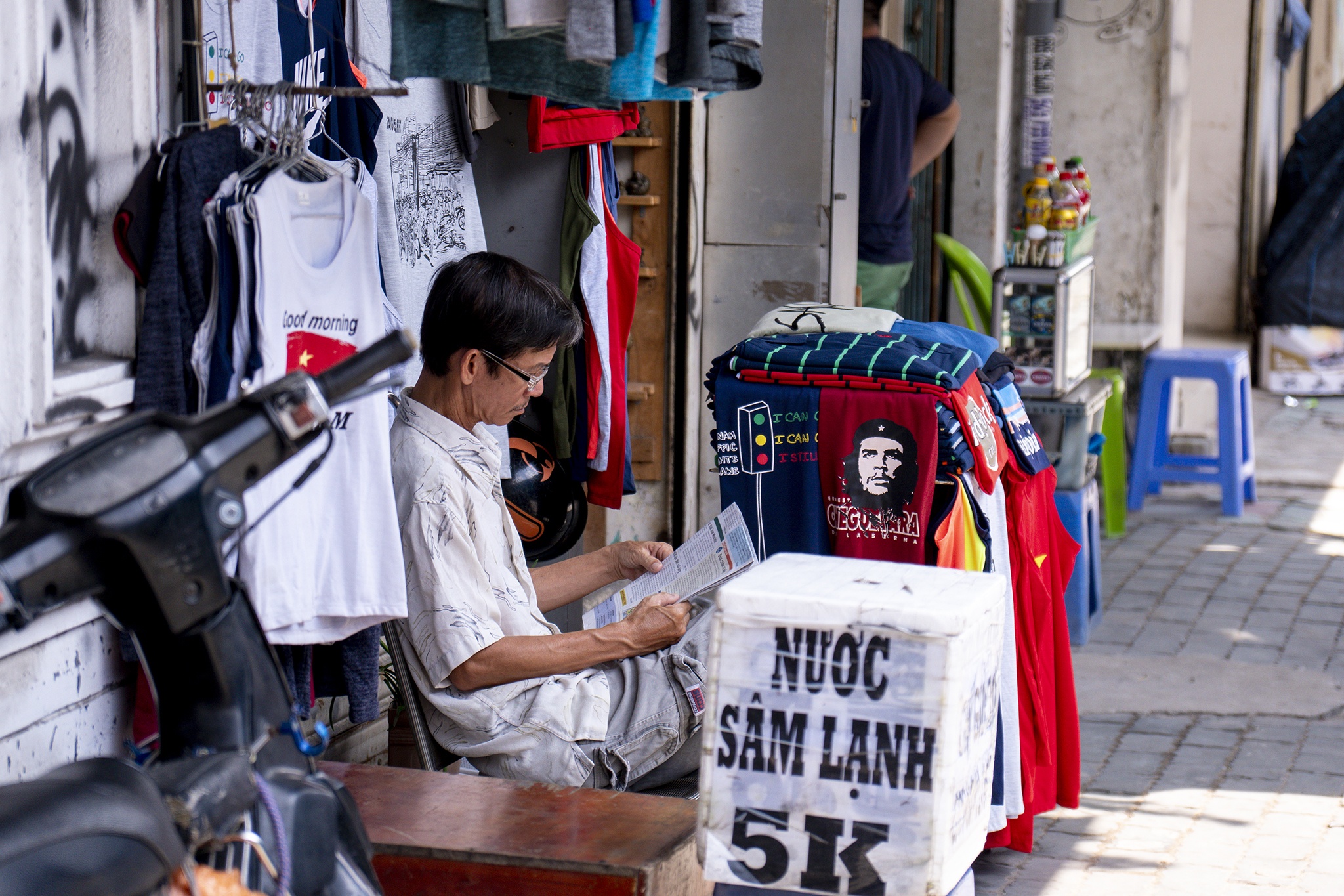 'Bay nam qua luon cho lo cot tren duong Le Loi duoc go bo' hinh anh