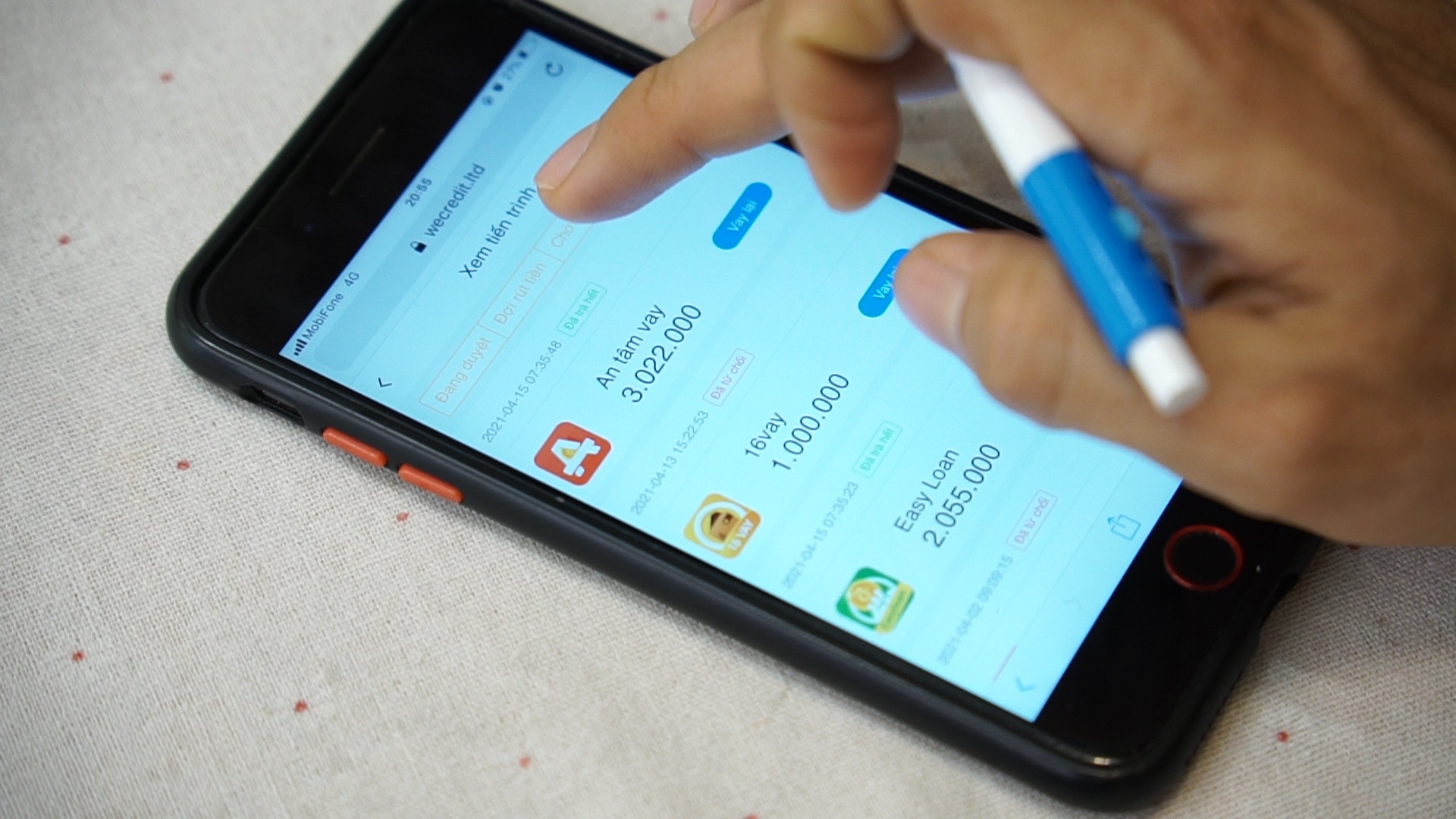 Vay 3,6 trieu dong qua app, mot nguoi o TP.HCM phai tra hon 200 trieu hinh anh