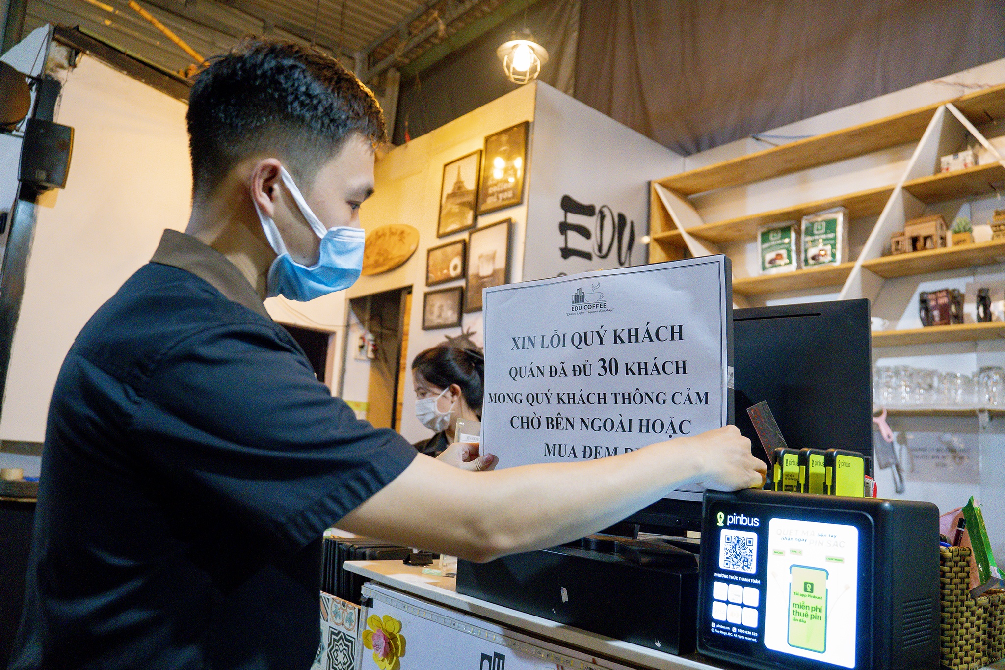 Phong gym dong cua, quan xa o TP.HCM han che khach de phong dich hinh anh