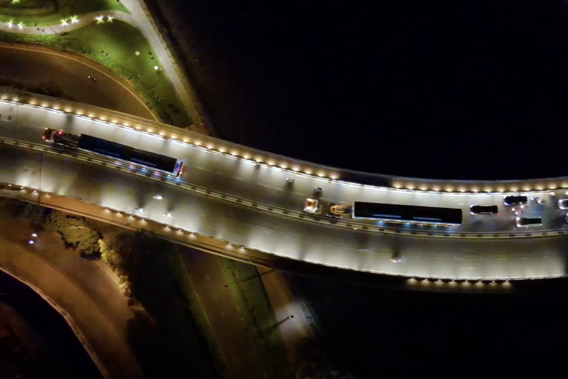 Xuyen dem dua 3 toa tau metro ve depot Long Binh hinh anh