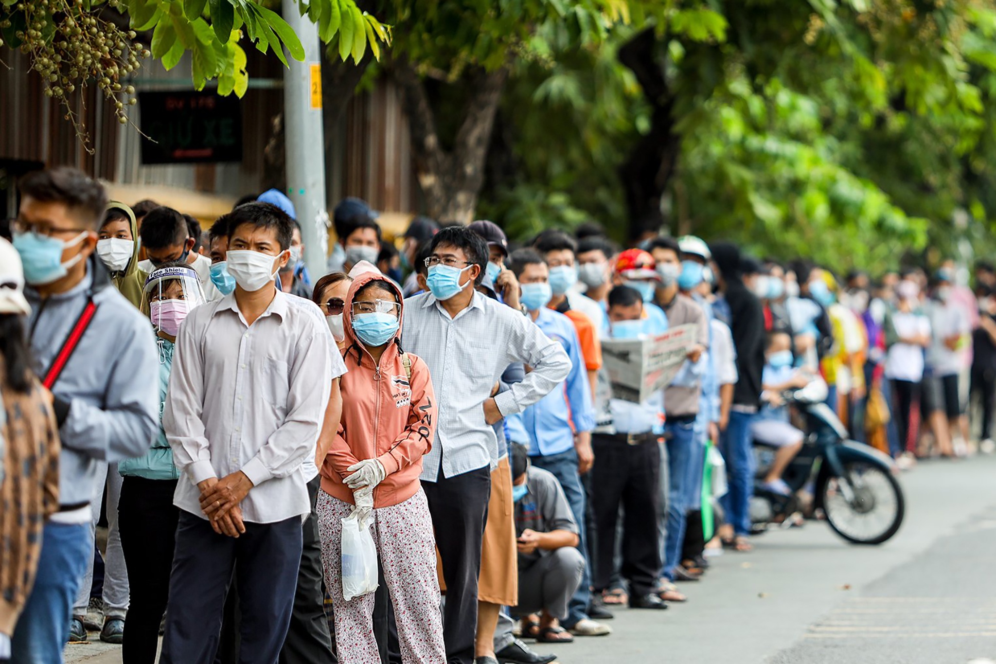 Benh vien o TP.HCM un u vi nguoi dan di xet nghiem Covid-19 hinh anh