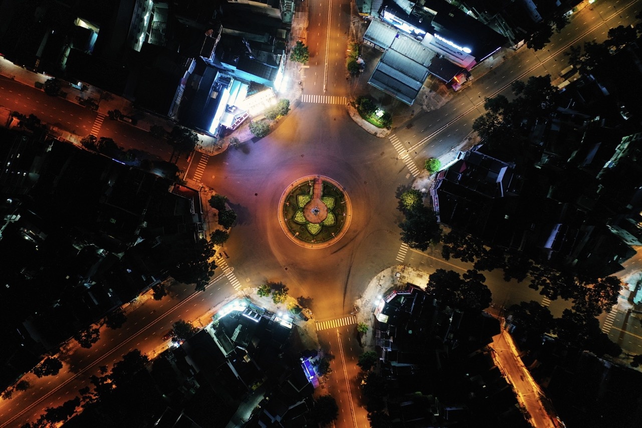 TP.HCM trong dem dau tien han che nguoi ra duong sau 18h hinh anh