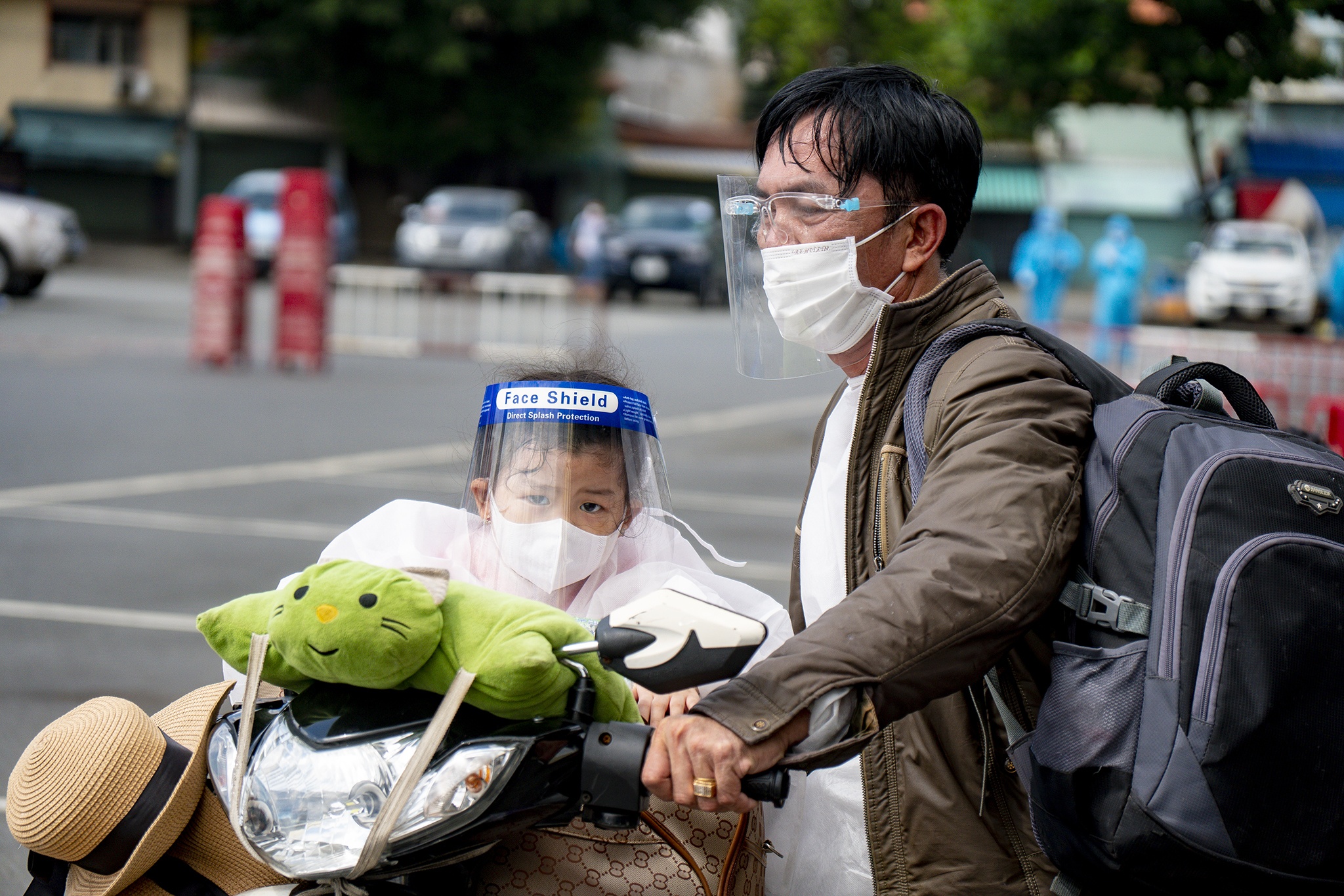 Nguoi Dak Lak ve que tranh dich: 'Cam on TP.HCM da cuu mang chung toi' hinh anh