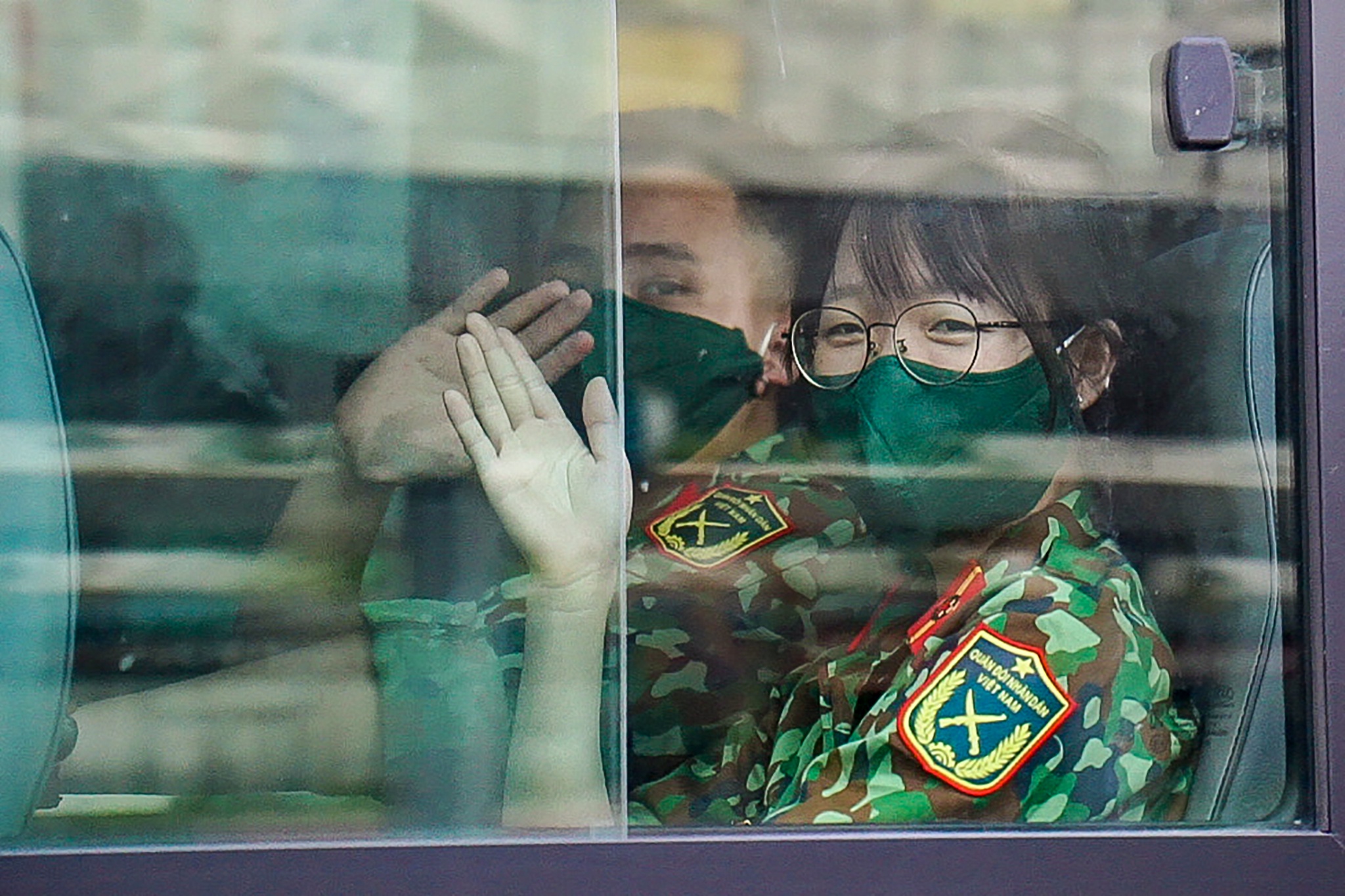 Nhung nguoi linh quan y dau tien co mat tai TP.HCM ho tro chong dich hinh anh