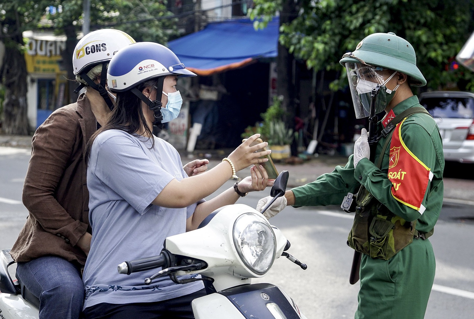 Bo doi ho tro kiem soat gian cach o TP.HCM hinh anh