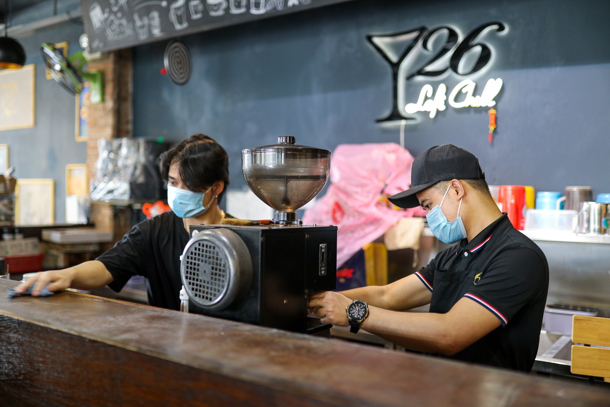 Chu quan hao hung truoc ngay duoc ban tai cho o TP.HCM hinh anh