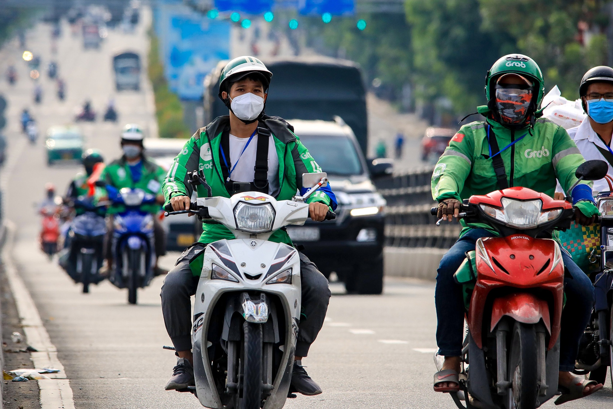 Xe om cong nghe o TP.HCM van giao hang nhieu hon cho khach hinh anh