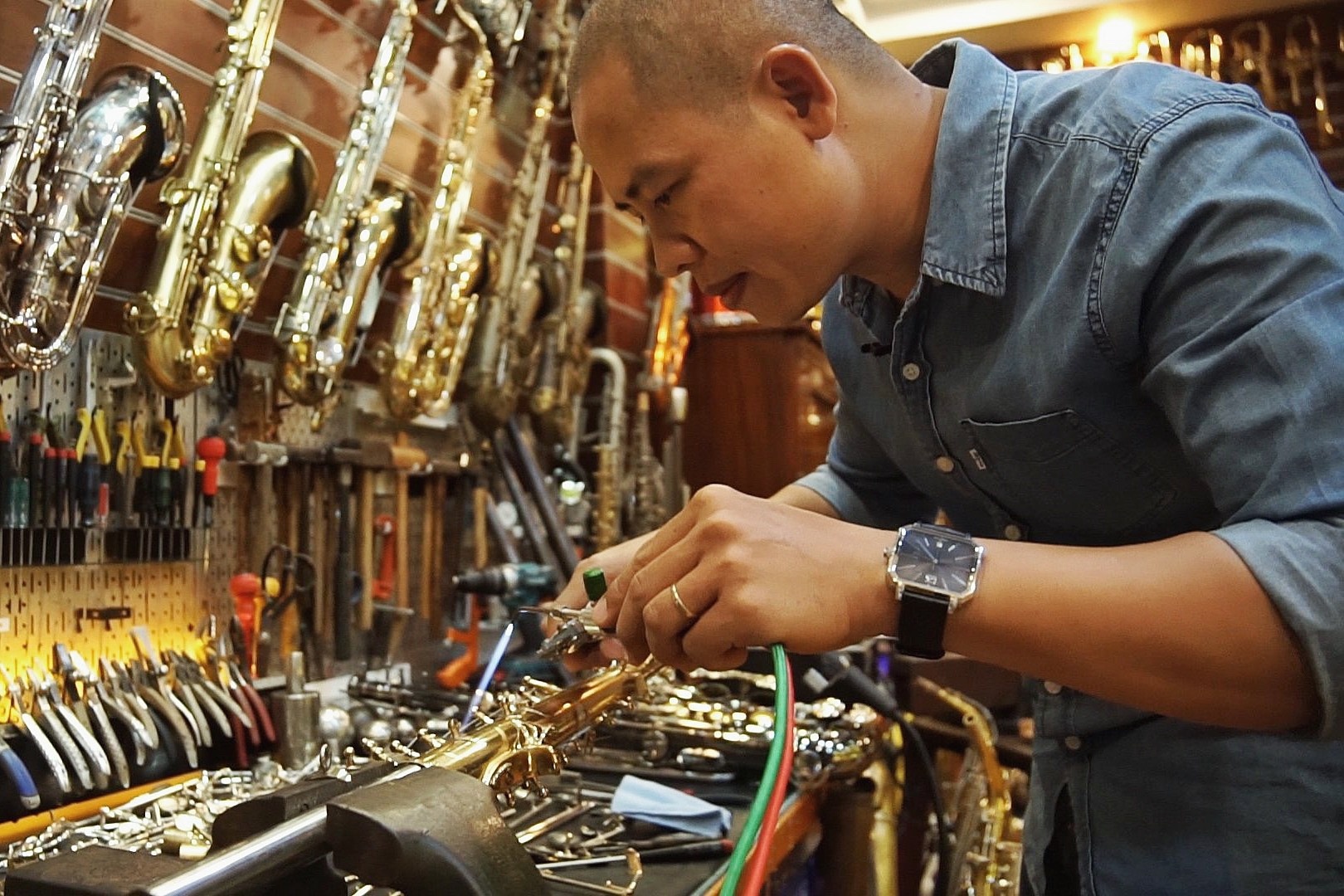 Hon 20 nam 'chua lanh' ken saxophone hinh anh