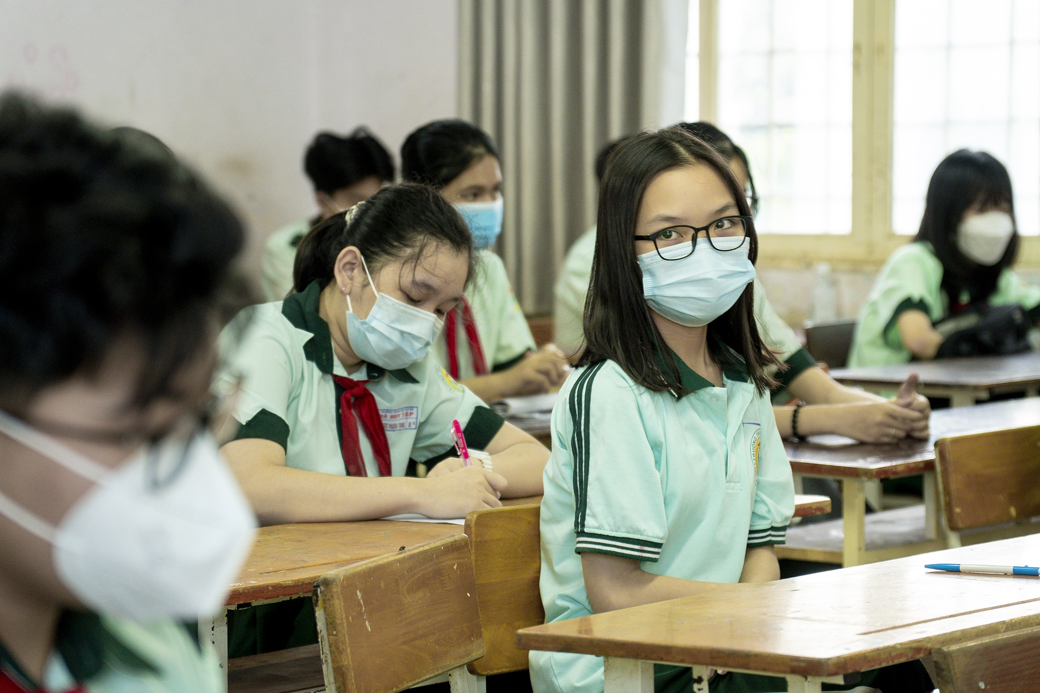 Hoc sinh TP.HCM den truong chuan bi cho ngay hoc truc tiep hinh anh