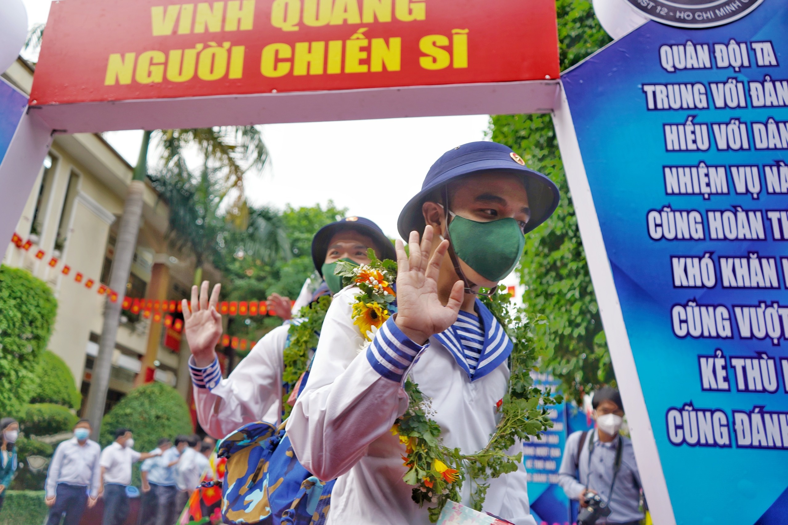 Tam su cua tan binh TP.HCM ngay len duong nhap ngu hinh anh