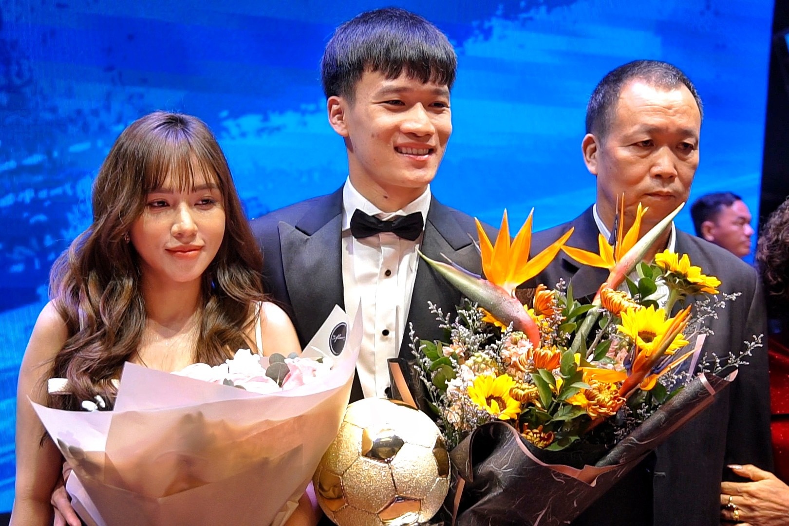 Hoang Duc: 'Qua bong vang la buoc dem de toi no luc hon' hinh anh