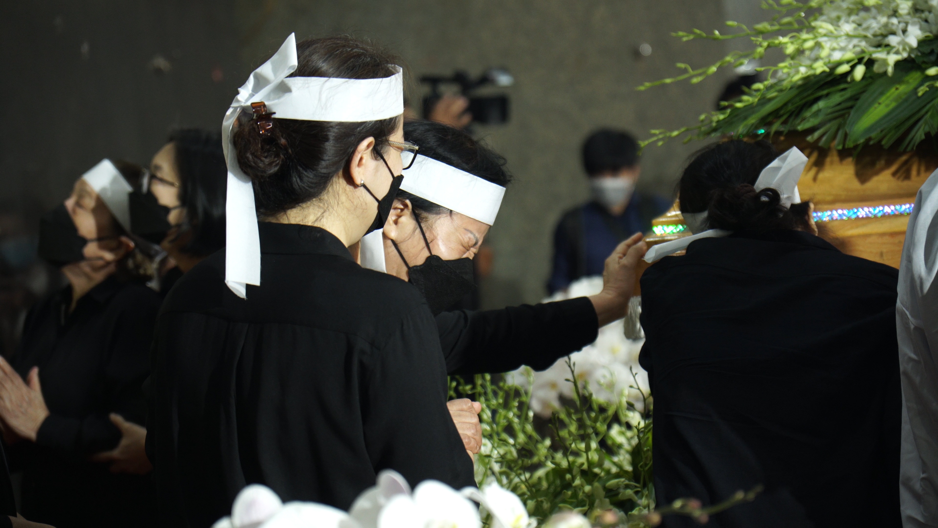 Le vieng Pho chu tich UBND TP.HCM Le Hoa Binh hinh anh