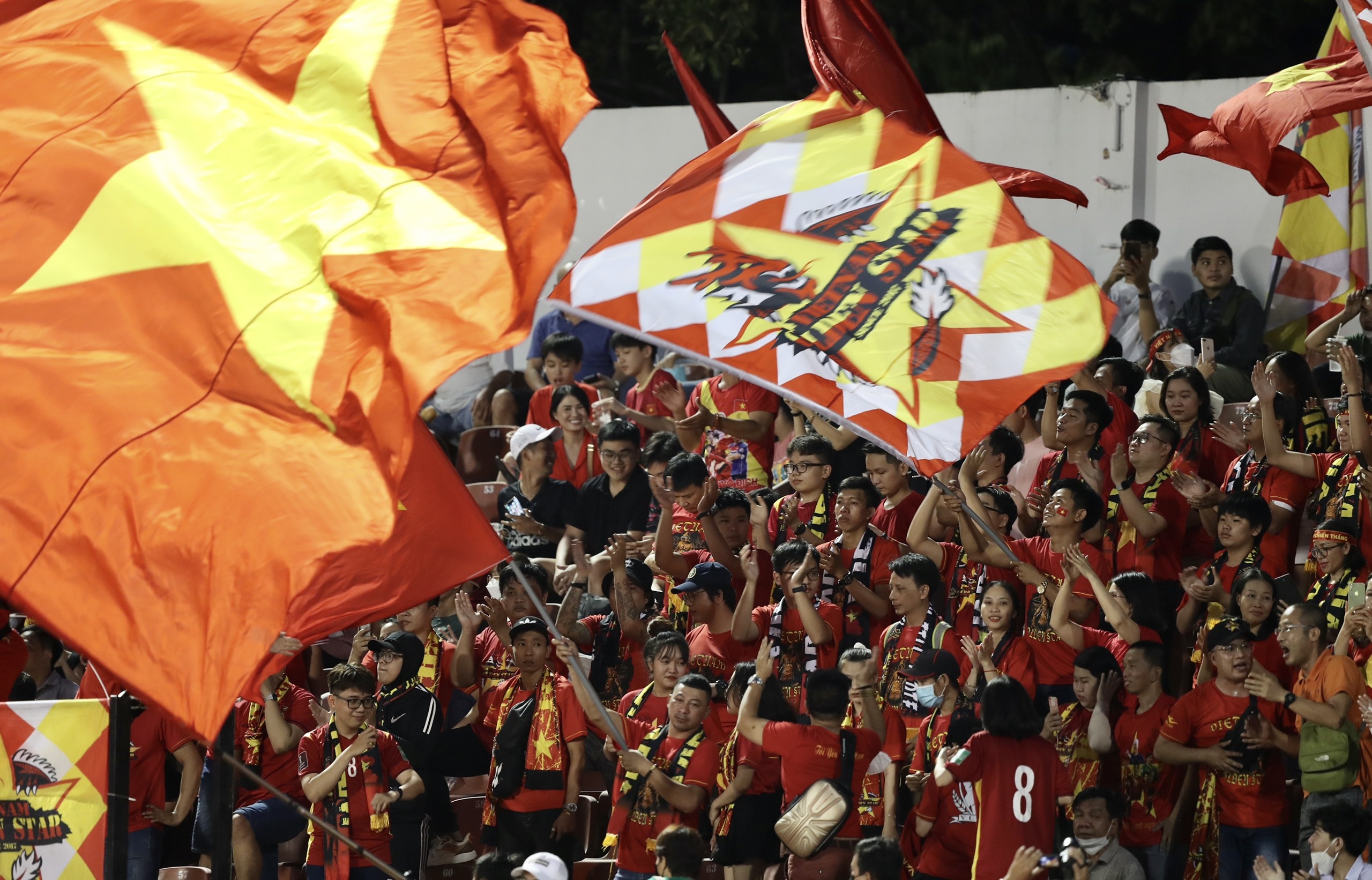 Co dong vien vo oa cam xuc sau ban mo ty so cua Tuan Hai hinh anh