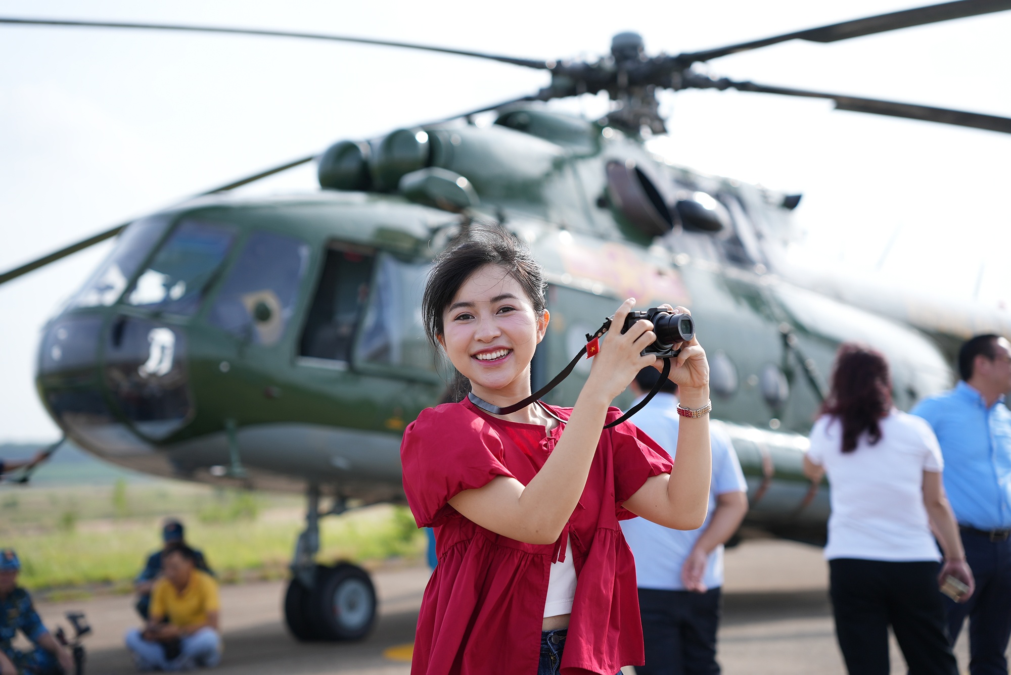 Trai nghiem bay cung doi truc thang hop luyen tha co To quoc hinh anh