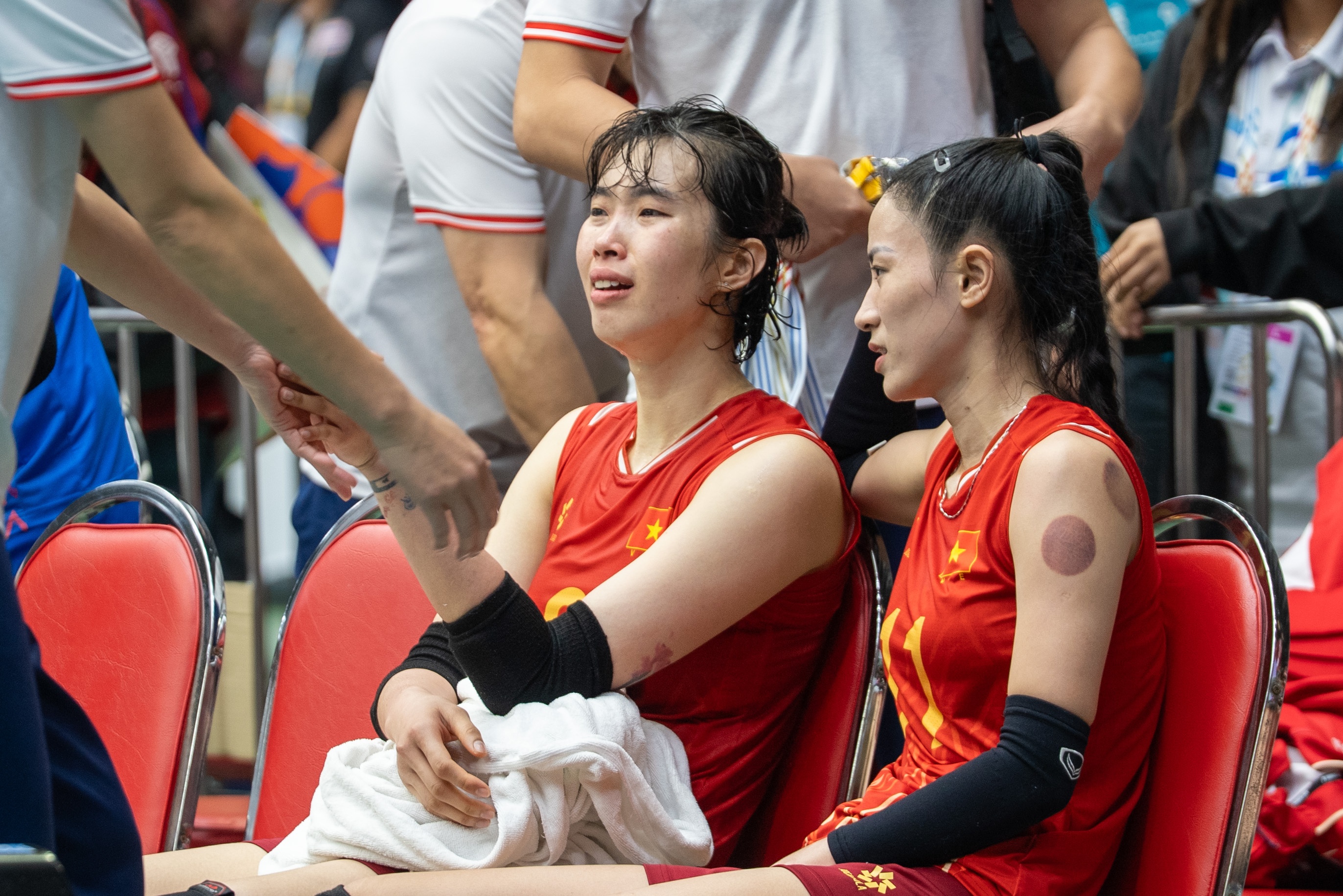 HLV tuyen bong chuyen nu Viet Nam noi gi ve tinh huong gay tranh cai hinh anh