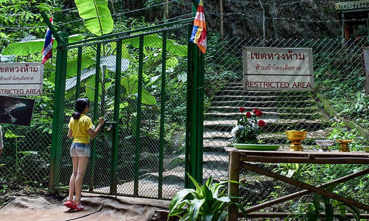 Sau cuoc giai cuu doi bong nhi Thai Lan, phep mau tiep dien hinh anh