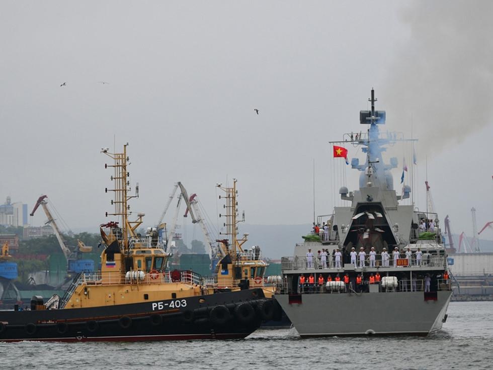 Tau ho ve ten lua Quang Trung den Nga du le duyet binh hai quan hinh anh