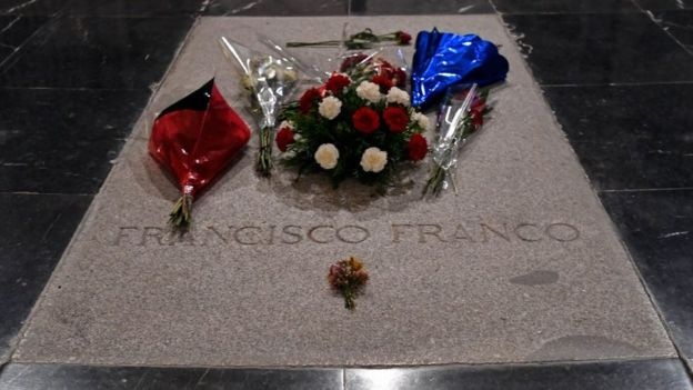 di dời mộ của nhà độc tài Franciscco Franco ảnh 3 di doi mo cua nha doc tai Franciscco Franco anh 3