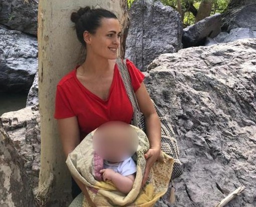 Be 7 thang tuoi song sot trong oto bi na mua dan o Mexico hinh anh