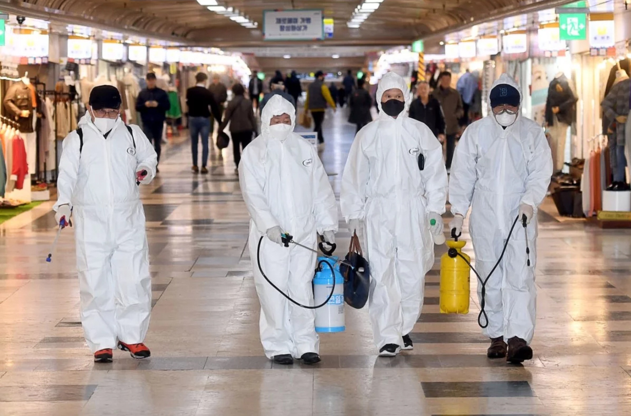 TQ co 2.442 ca tu vong vi virus corona, 76.936 ca nhiem hinh anh