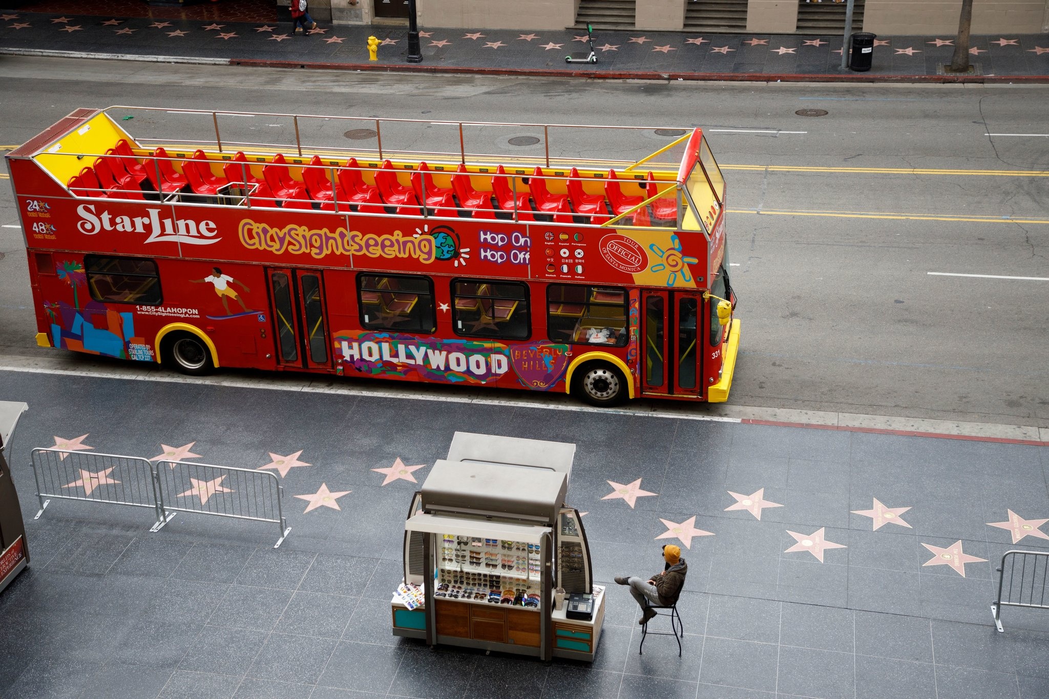 200 ca tu vong o My, California ra lenh cho 40 trieu dan o nha hinh anh