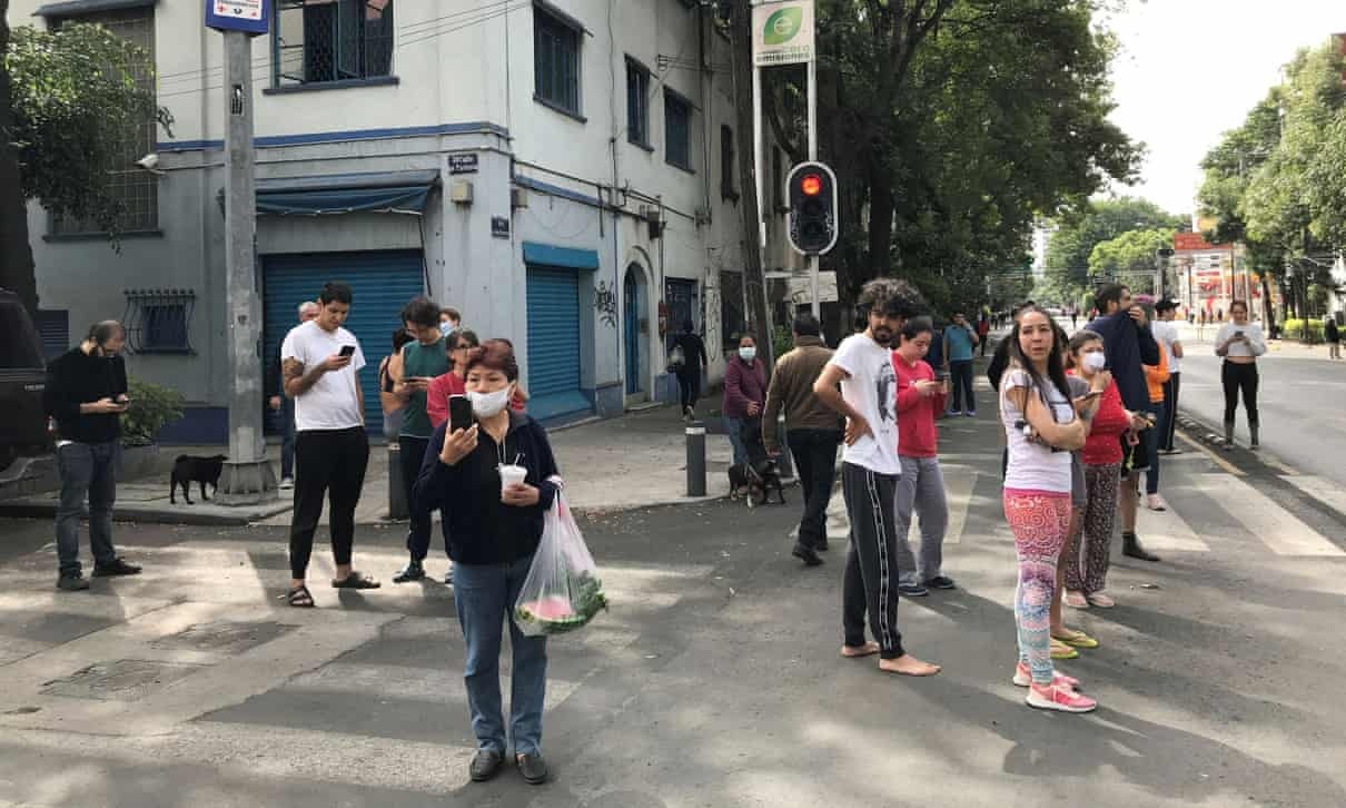 Dong dat 7,5 do o Mexico, canh bao song than voi nhieu nuoc hinh anh