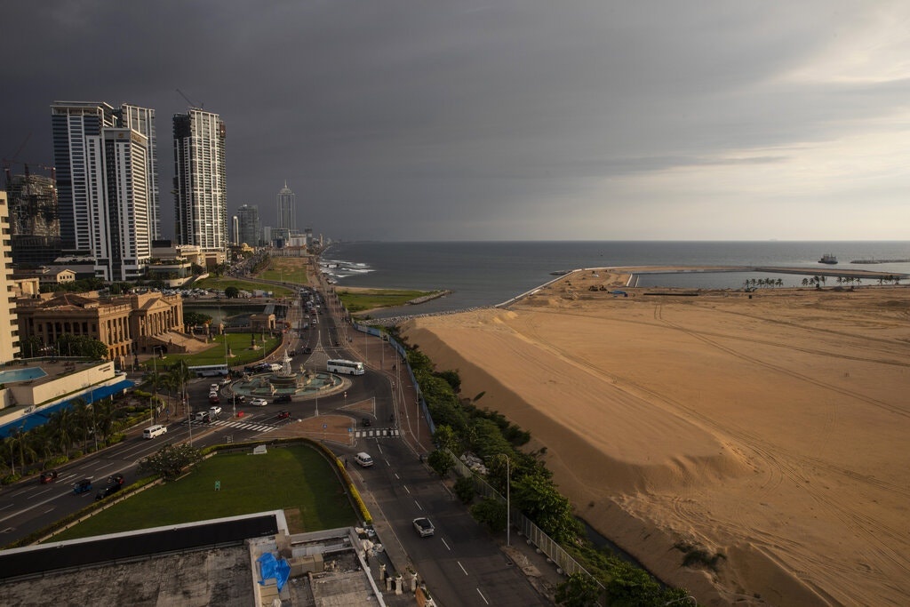 My trung phat cong ty Trung Quoc vi Bien Dong anh 2