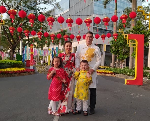 Nguoi nuoc ngoai an Tet o Viet Nam anh 2