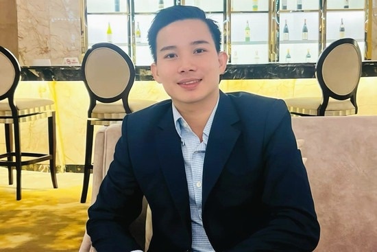 CEO nganh sach len tieng ve cuon sach gay tranh cai hinh anh