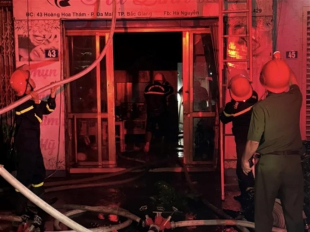 Chay nha Bac Giang anh 1