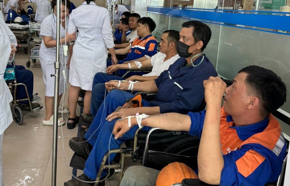 Vi sao hon 120 cong nhan o Hai Phong nhap vien sau bua trua? hinh anh