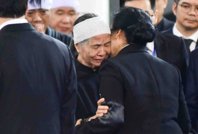 Phu nhan Tong Bi thu Lao chia buon cung phu nhan Ngo Thi Man hinh anh