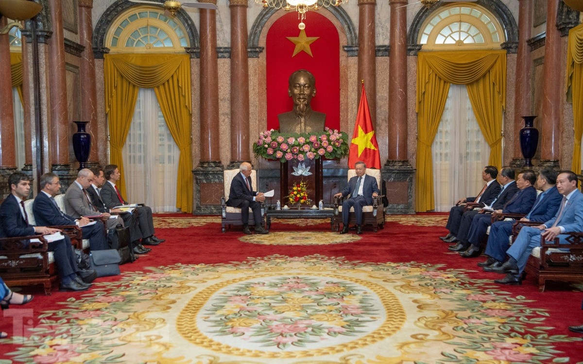 Chu tich nuoc To Lam anh 3