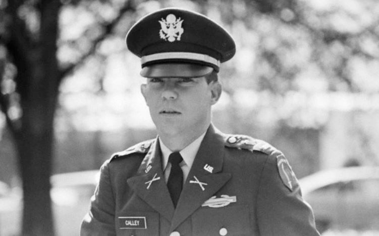 William Calley, ke duy nhat bi buoc toi vu tham sat My Lai, qua doi hinh anh