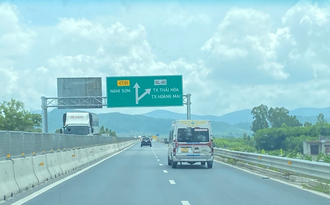 De xuat thu phi duong cao toc do Nha nuoc dau tu voi 5 nhom xe hinh anh