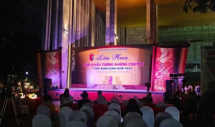 Nghe nhan tu vong ngay tren san khau o Binh Dinh hinh anh