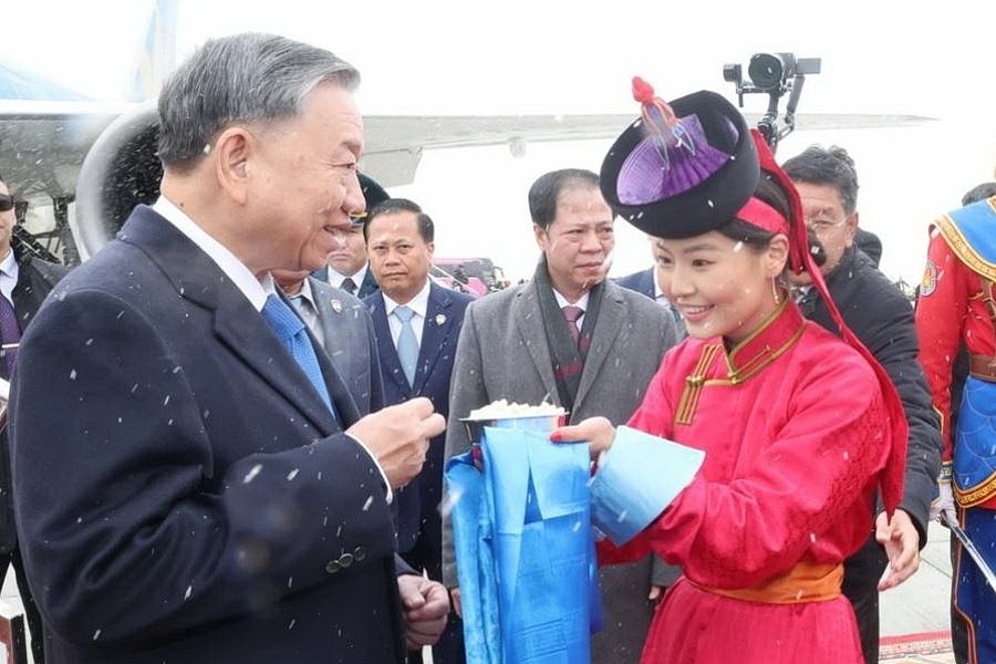 Tong Bi thu, Chu tich nuoc den Ulan Bator, bat dau tham Mong Co hinh anh