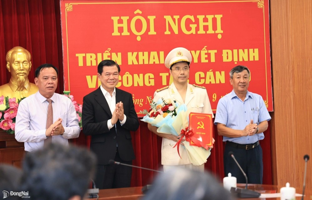 Dieu dong nhan su anh 1