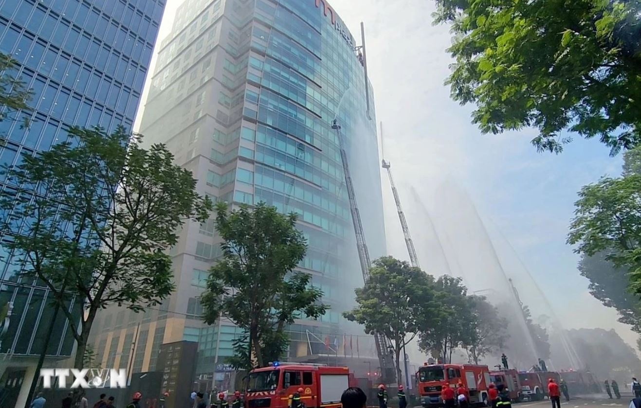 TP.HCM,  truc thang chua chay anh 1